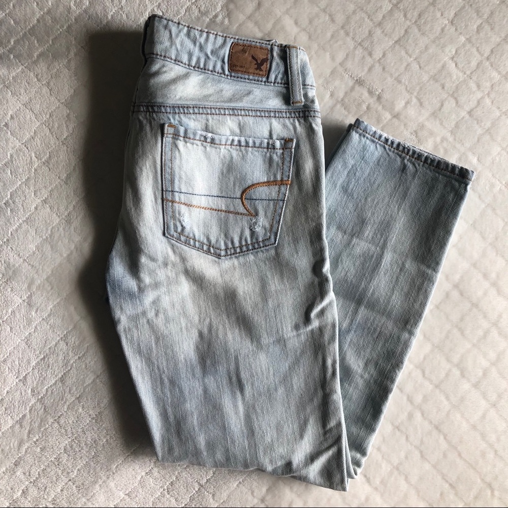 AEO Boy Crop Light Wash Ripped Jeans